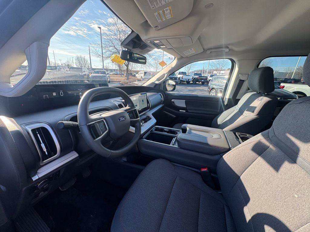 Certified 2025 Ford Expedition Active AWD/4WD image 10