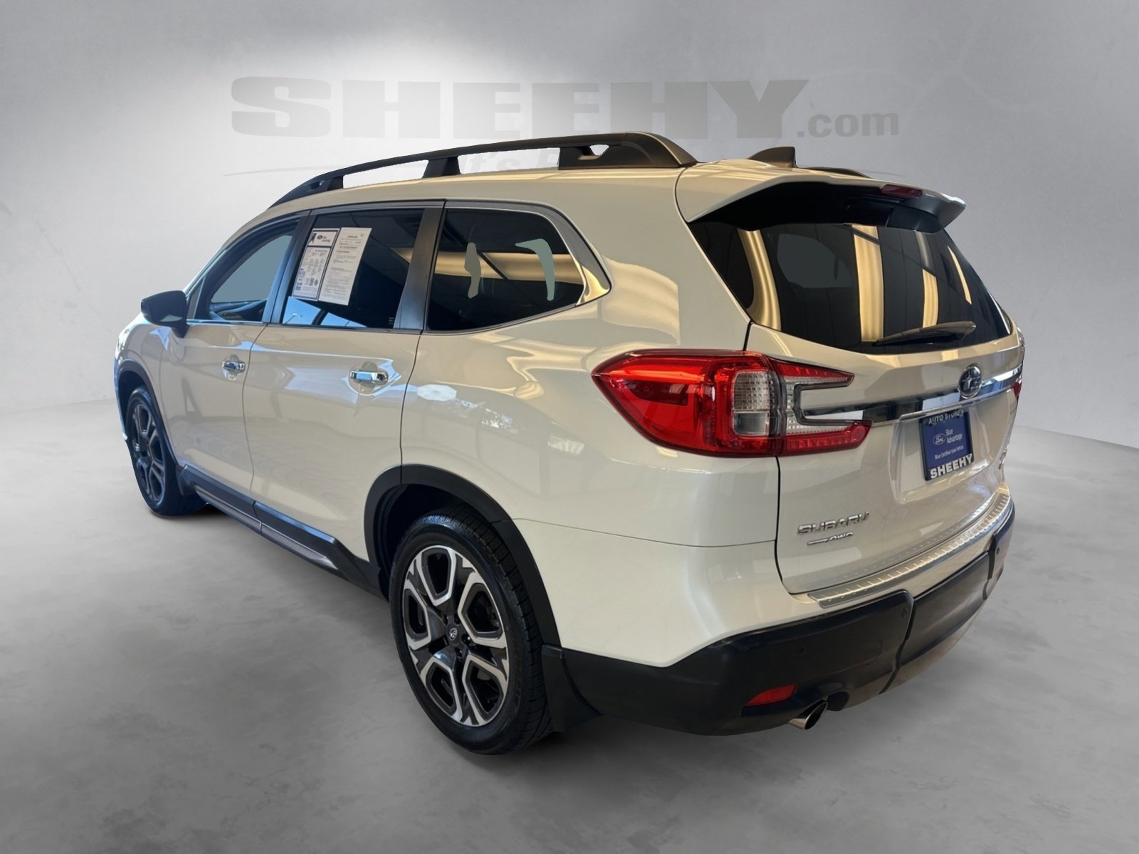 Used 2024 Subaru Ascent Touring image 3