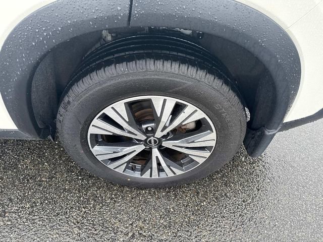 Used 2023 Nissan Rogue SV image 12