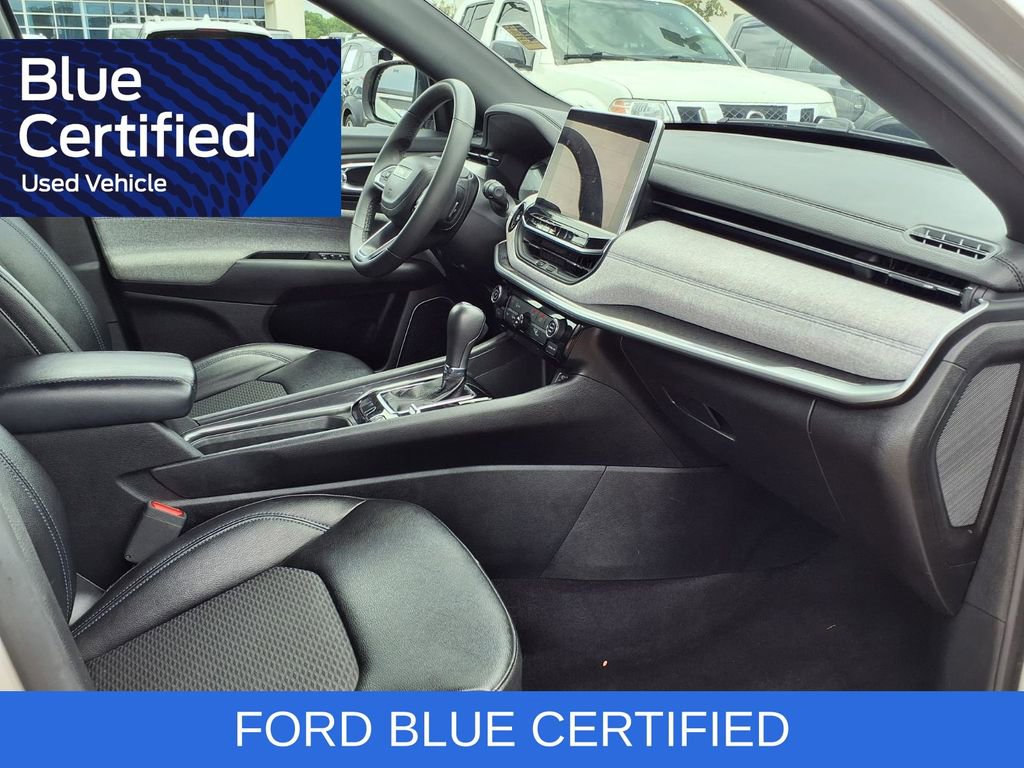 Used 2024 Jeep Compass Latitude AWD/4WD image 14