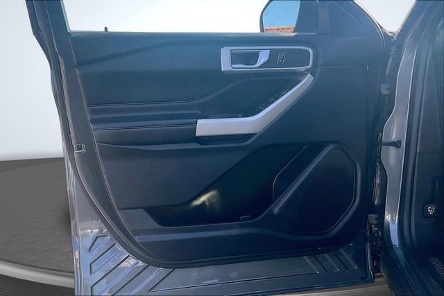 Certified 2022 Ford Explorer XLT w/ Equipment Group 202A image 22