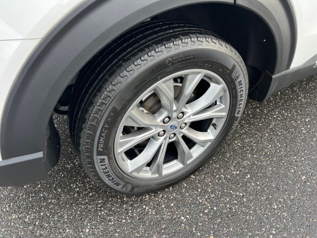 Certified 2022 Ford Explorer XLT w/ Equipment Group 202A AWD/4WD image 36