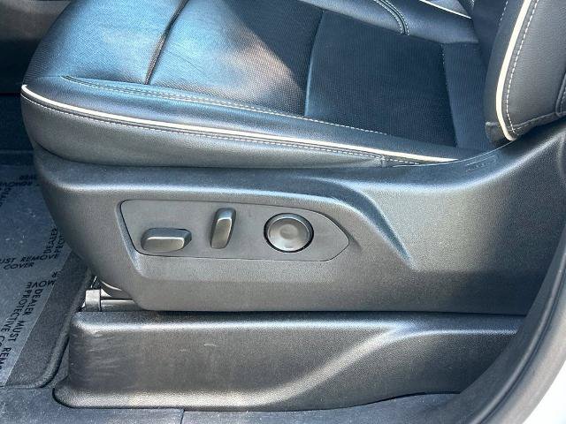 Used 2024 GMC Yukon SLT RWD image 17
