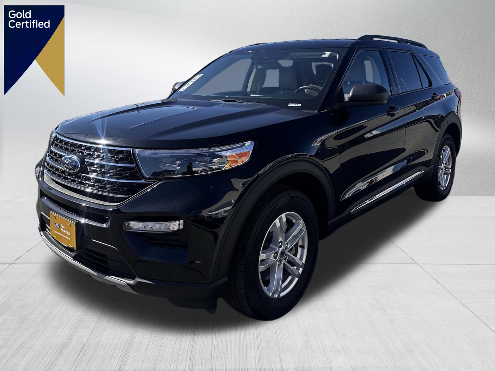 Certified 2023 Ford Explorer XLT w/ Equipment Group 202A AWD/4WD image 1