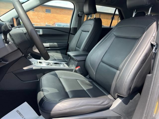 Certified 2023 Ford Explorer XLT w/ Equipment Group 202A AWD/4WD image 18