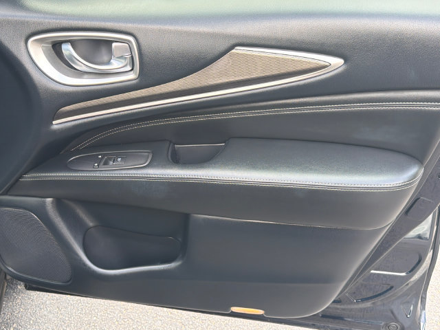 Used 2019 INFINITI QX60 Luxe w/ Essential Package FWD image 16