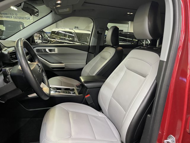 Certified 2021 Ford Explorer XLT w/ Equipment Group 202A AWD/4WD image 15