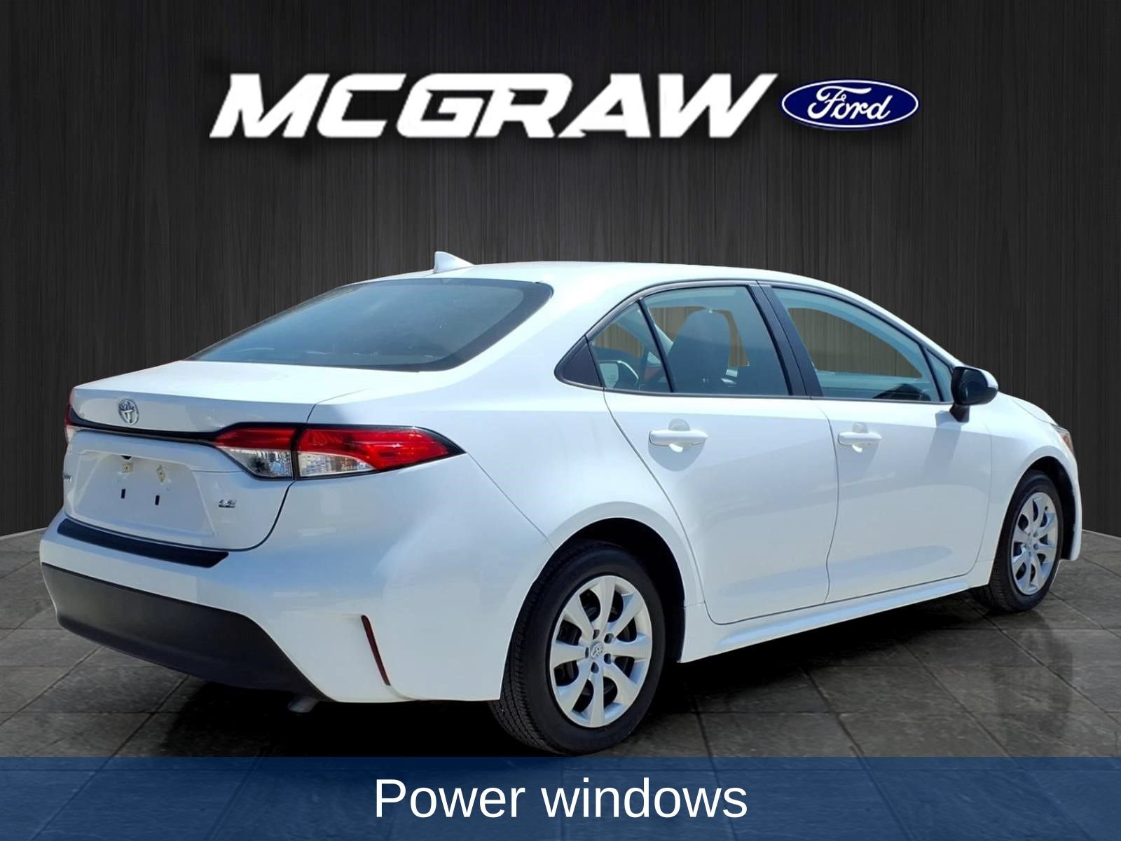 Used 2025 Toyota Corolla LE FWD image 8