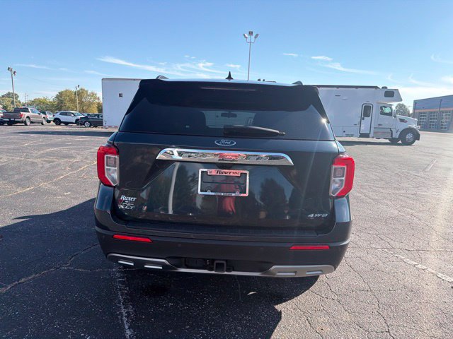 Certified 2022 Ford Explorer XLT w/ Equipment Group 202A AWD/4WD image 4
