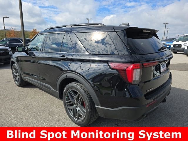Certified 2025 Ford Explorer ST-Line w/ ST-Line Street Pack image 5