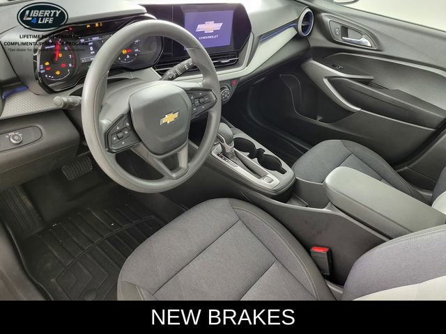 Used 2024 Chevrolet Trax LS w/ LS Convenience Package image 12