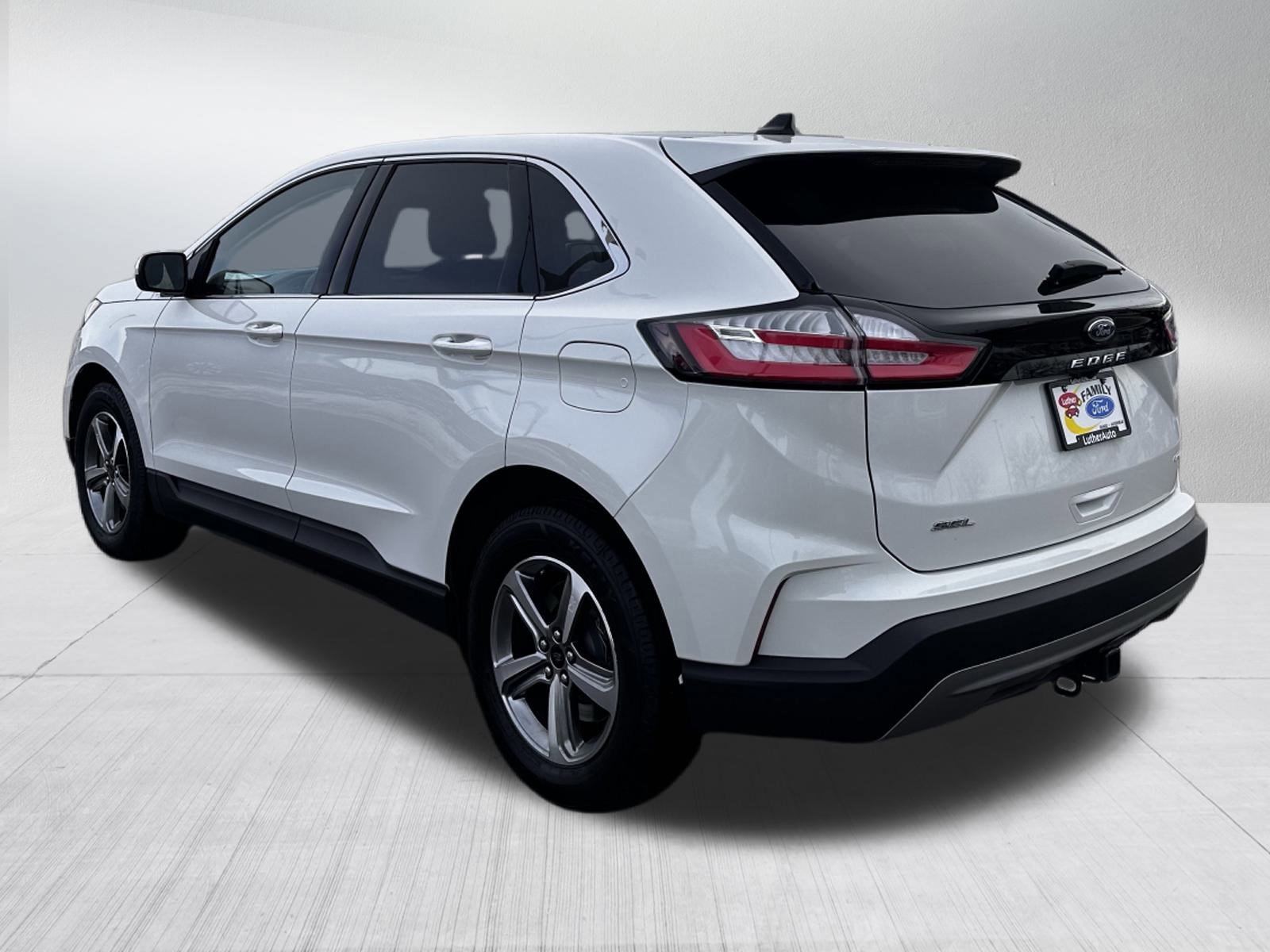 Certified 2024 Ford Edge SEL w/ Convenience Package image 3