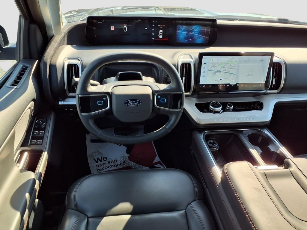 Certified 2025 Ford Expedition Active AWD/4WD image 9