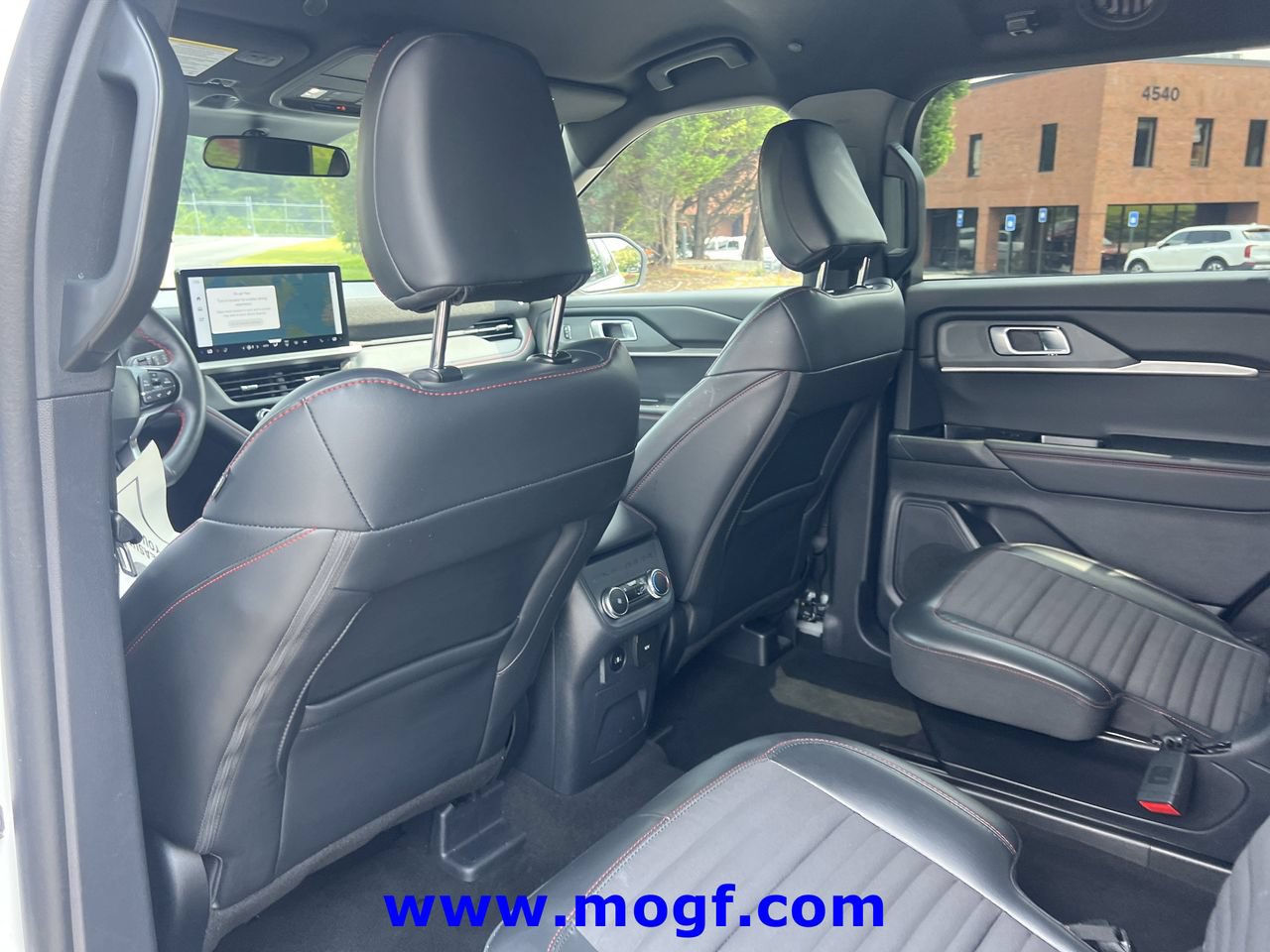 Certified 2025 Ford Explorer ST-Line AWD/4WD image 20