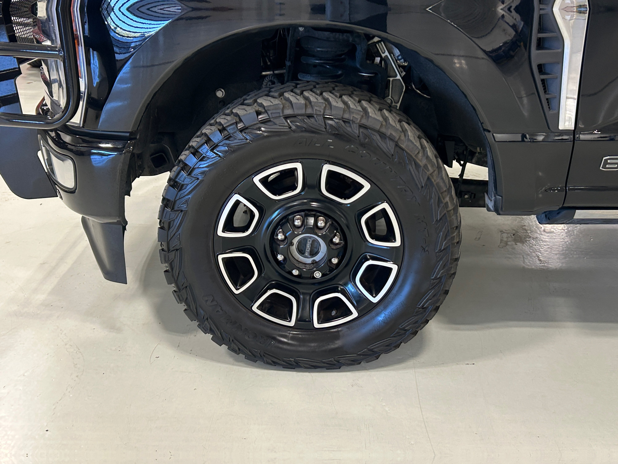 Certified 2024 Ford F350 Platinum AWD/4WD image 9