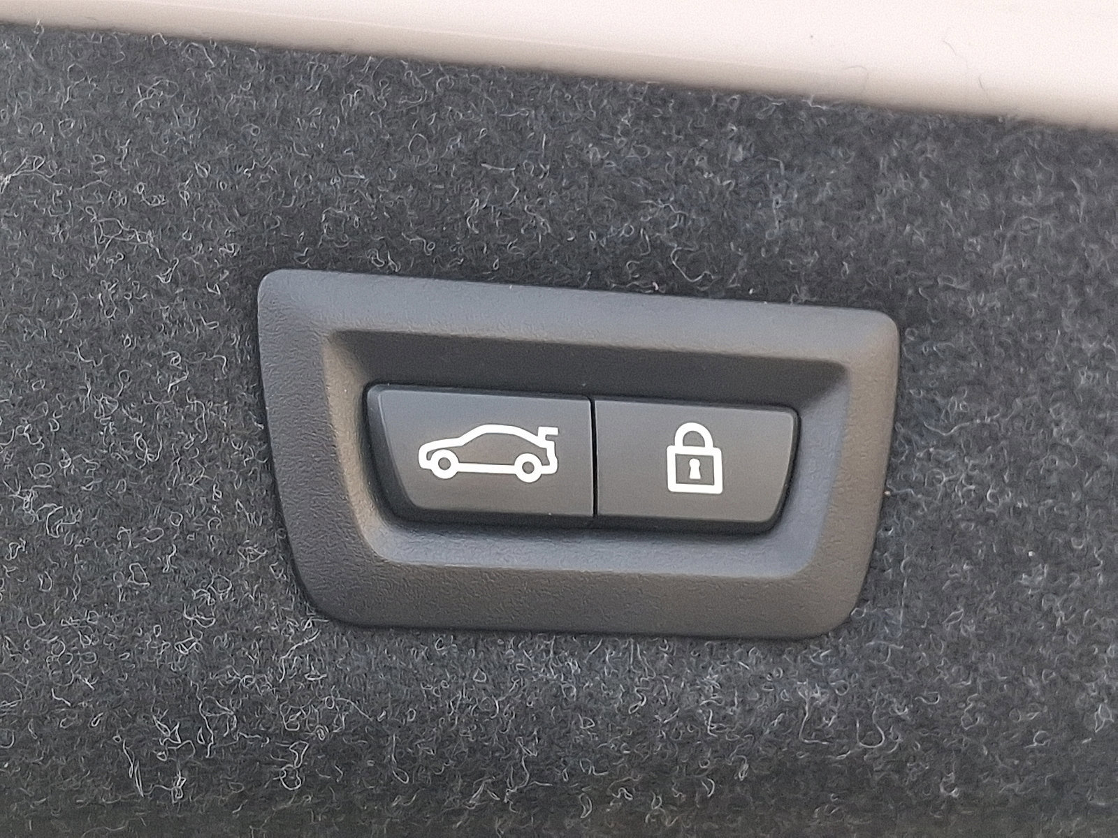 Used 2019 BMW 530i xDrive w/ Convenience Package image 29