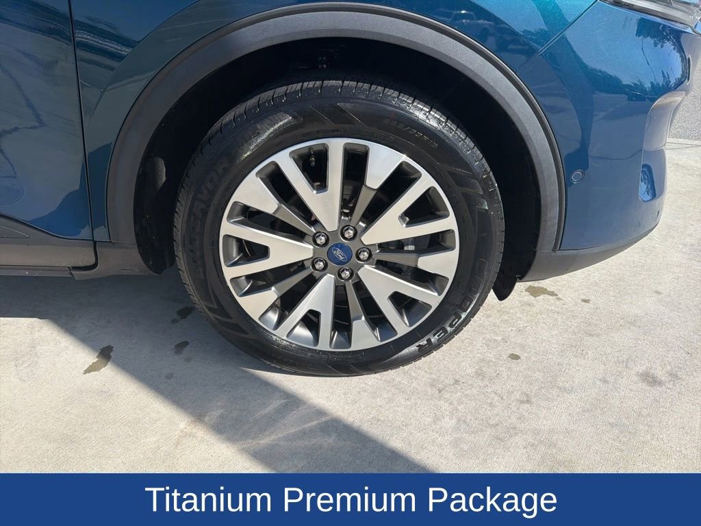 Certified 2020 Ford Escape Titanium AWD/4WD image 14