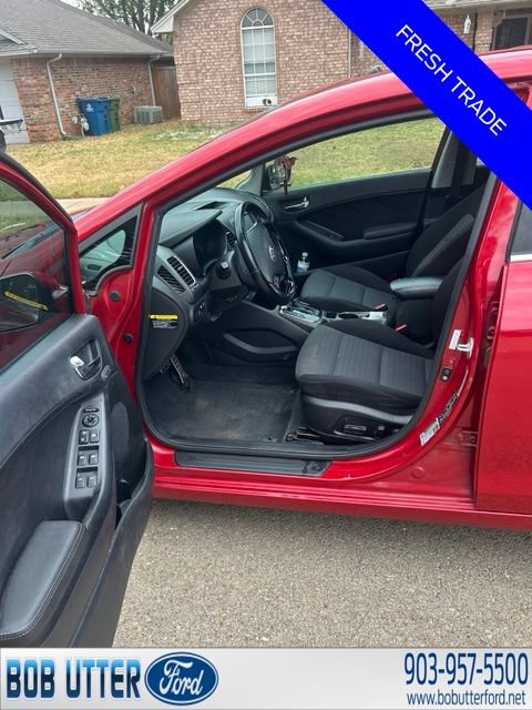 Used 2017 Kia Forte S w/ Option Group 040 FWD image 5