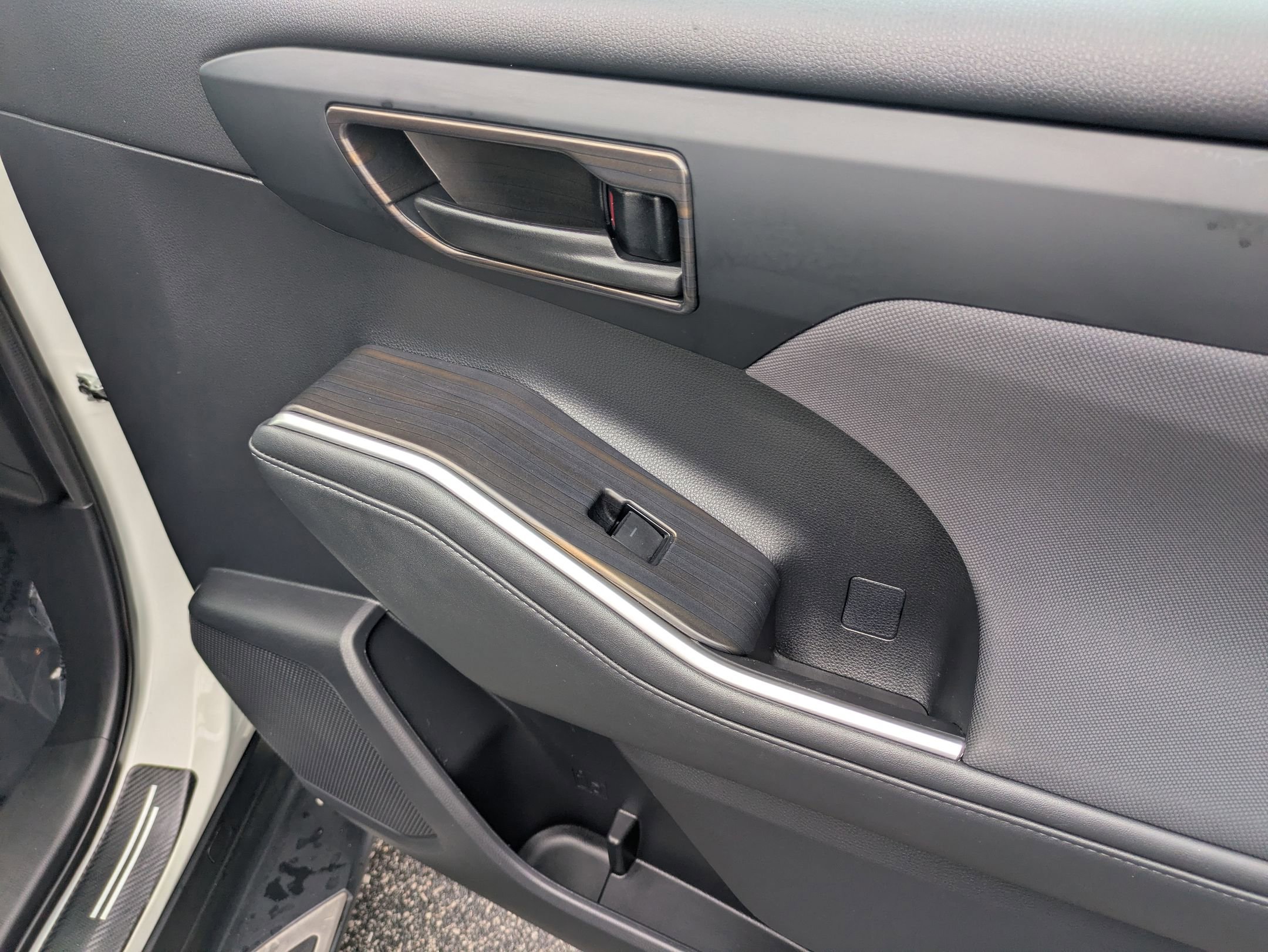 Used 2021 Toyota Highlander L image 33