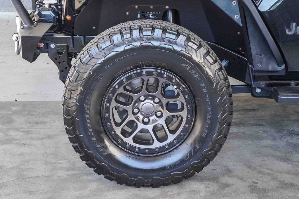 Used 2022 Jeep Wrangler Unlimited Sport AWD/4WD image 9