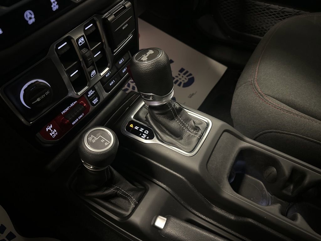 Used 2024 Jeep Wrangler Unlimited Rubicon w/ Convenience Group image 11