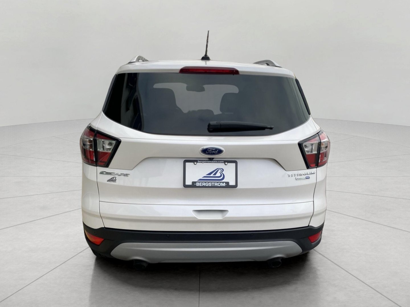 Certified 2017 Ford Escape Titanium AWD/4WD image 9