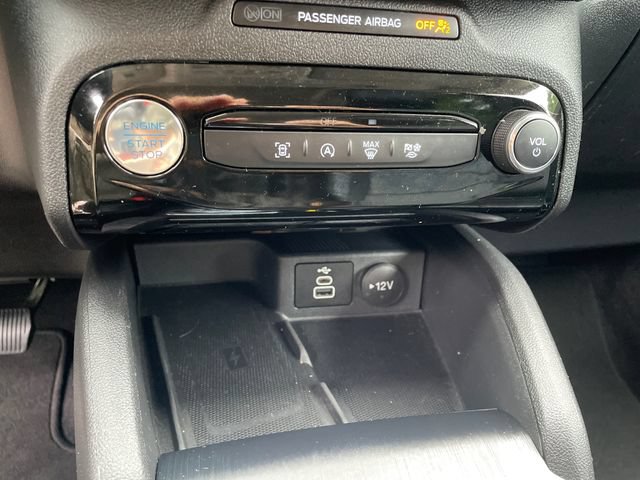 Certified 2025 Ford Escape Platinum AWD/4WD image 38