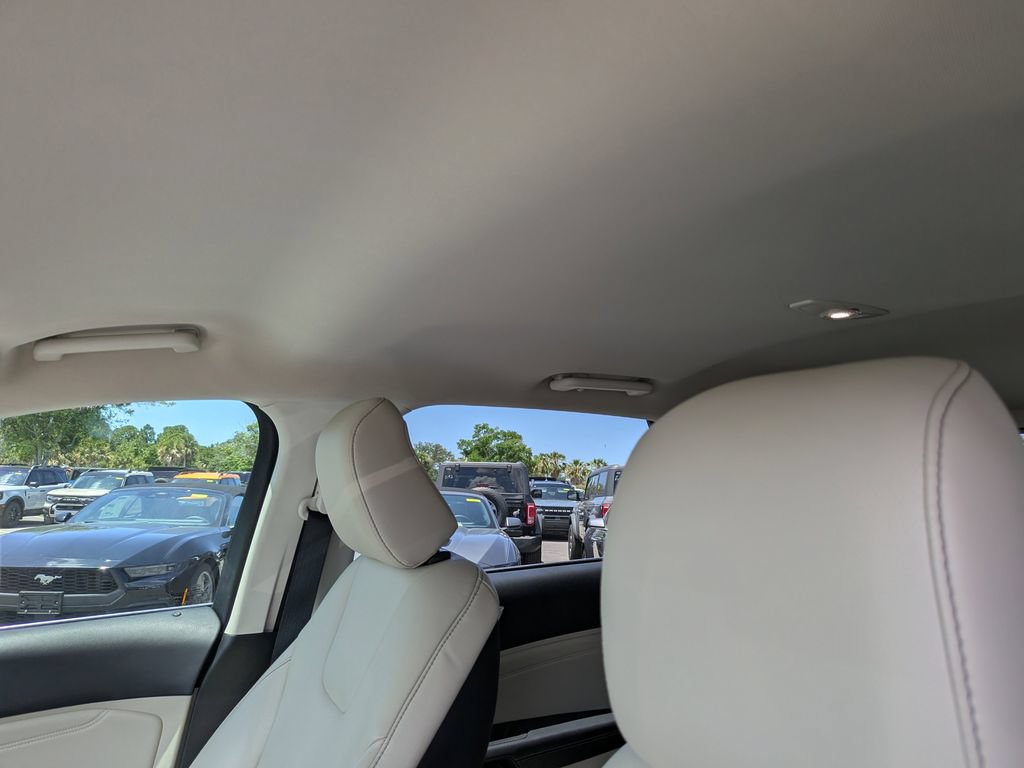 Certified 2021 Ford Edge Titanium FWD image 25