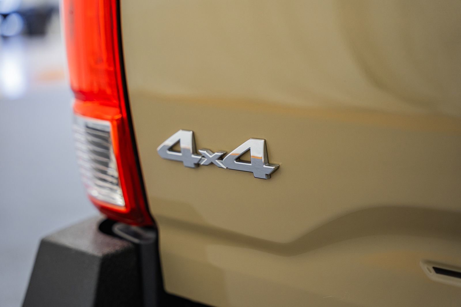 Used 2018 Toyota Tacoma SR5 AWD/4WD image 10