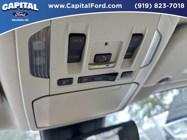 Used 2024 Toyota Highlander XLE AWD/4WD image 33