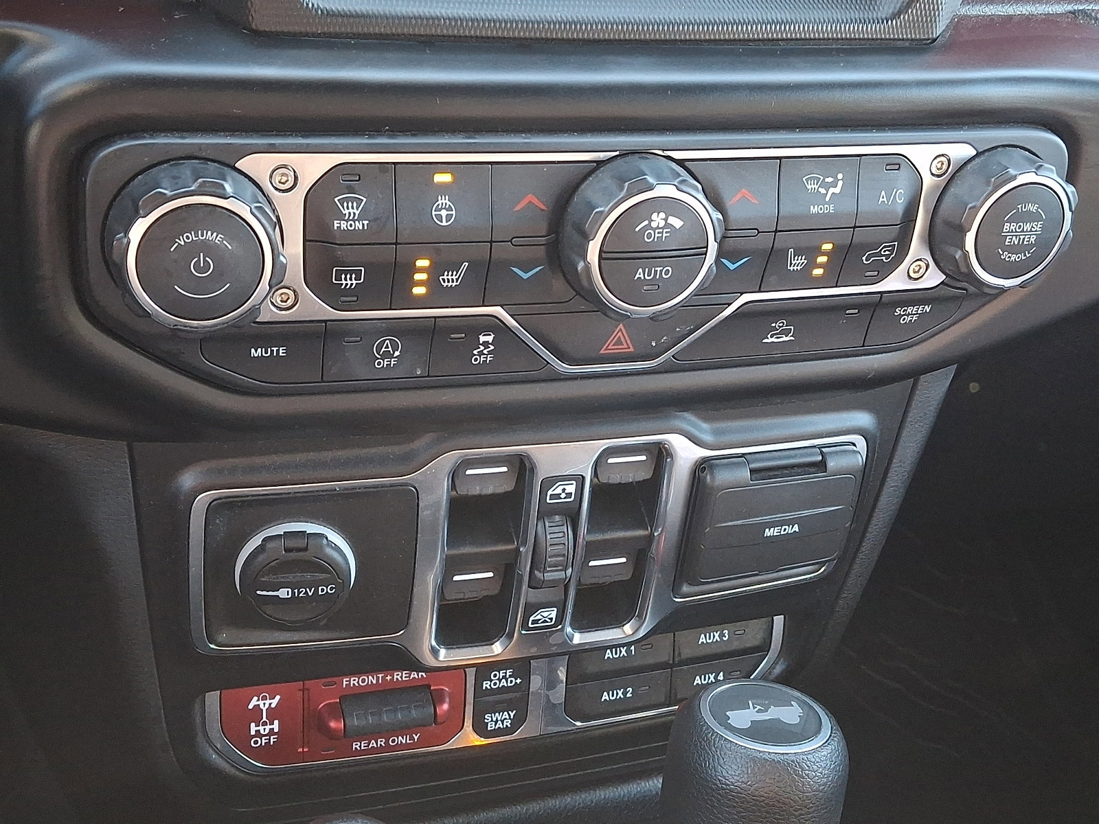 Used 2022 Jeep Wrangler Unlimited Rubicon w/ Steel Bumper Group image 23