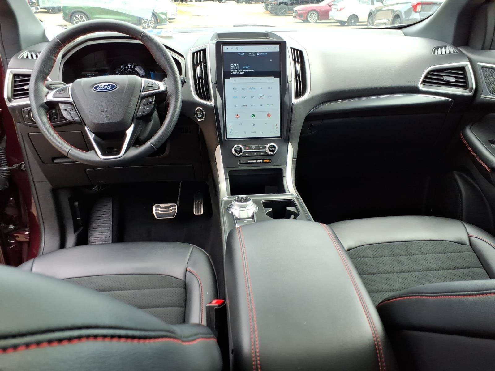 Certified 2024 Ford Edge ST-Line AWD/4WD image 15