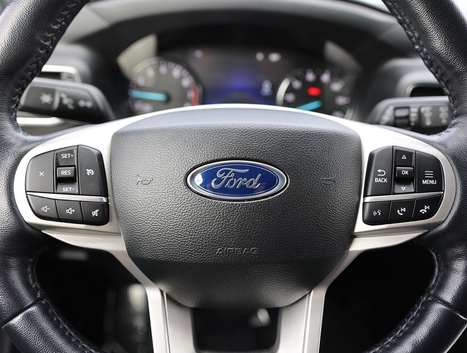 Certified 2022 Ford Explorer XLT w/ Equipment Group 202A image 40