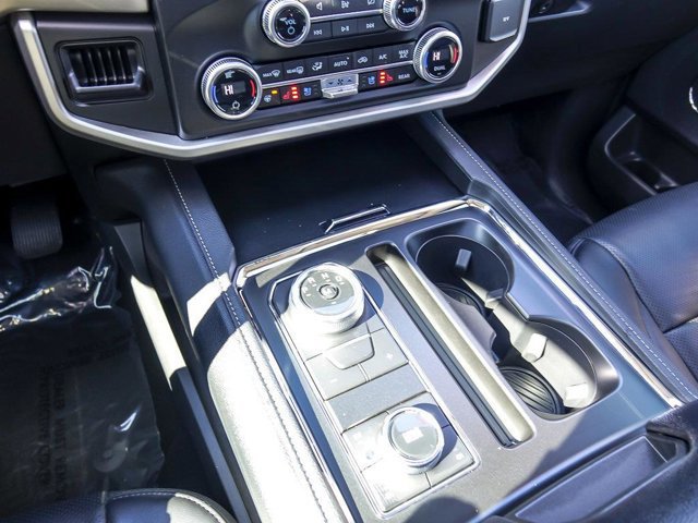 Certified 2024 Ford Expedition XLT image 24