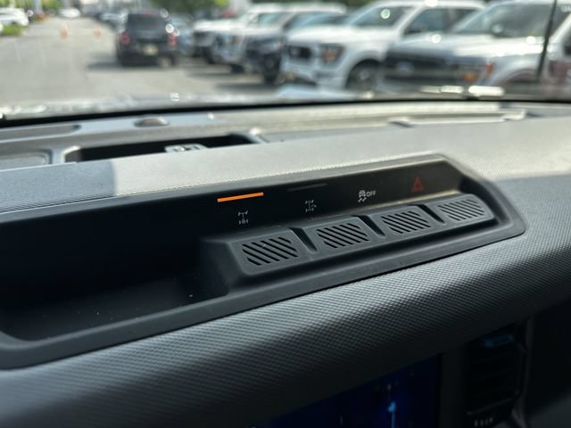 Certified 2024 Ford Bronco Black Diamond AWD/4WD image 23