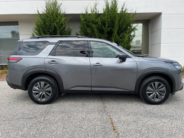 Used 2023 Nissan Pathfinder SV AWD/4WD image 5