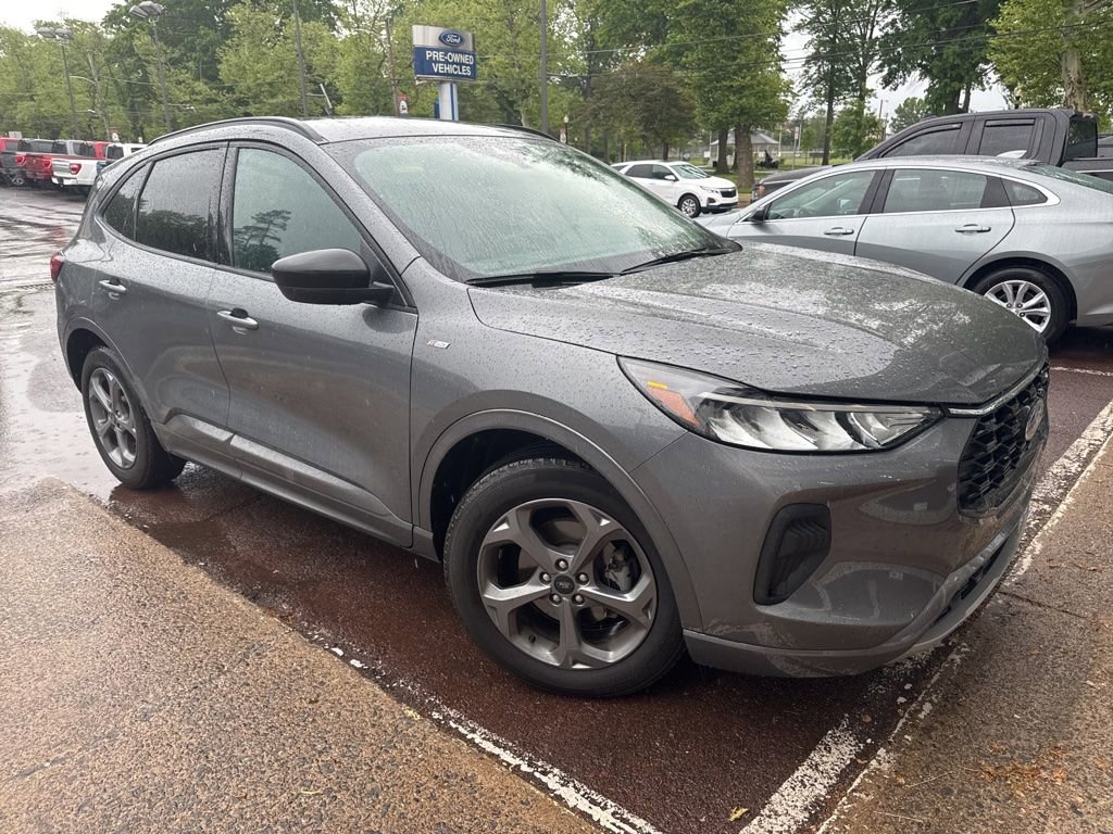 Certified 2024 Ford Escape ST-Line w/ Tech Pack #1 FWD image 3