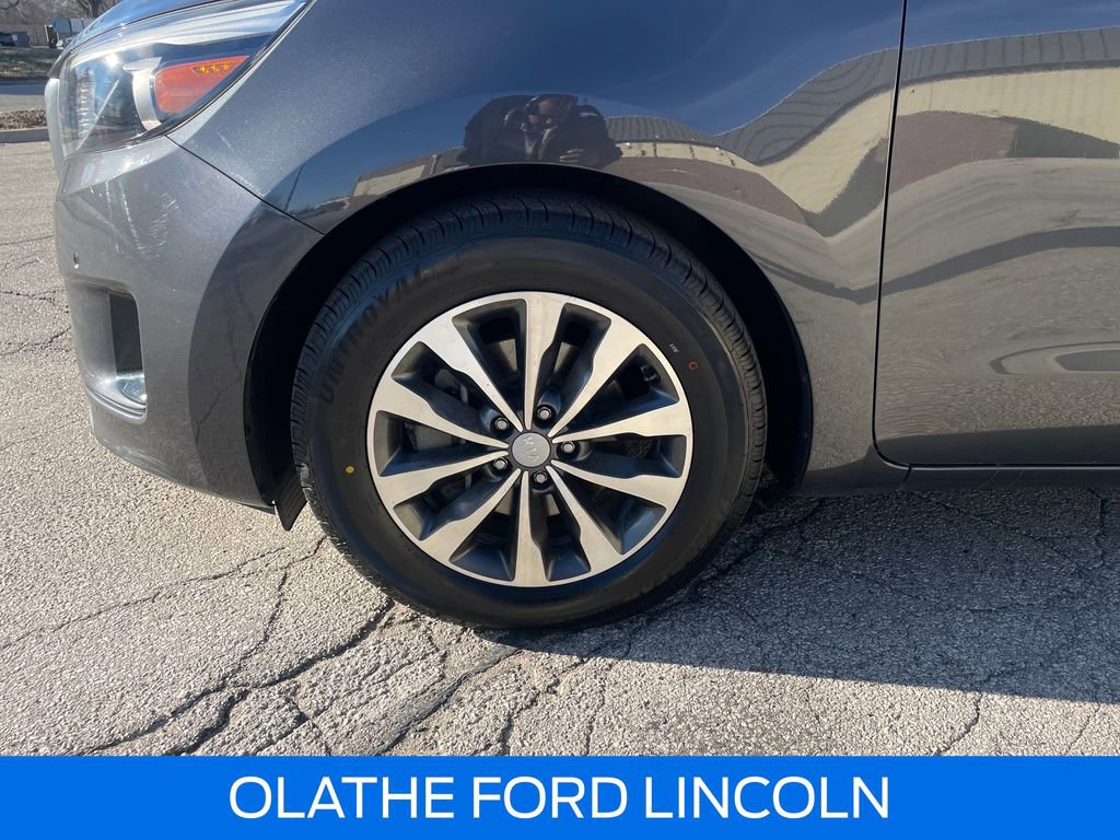Used 2018 Kia Sedona SX image 29