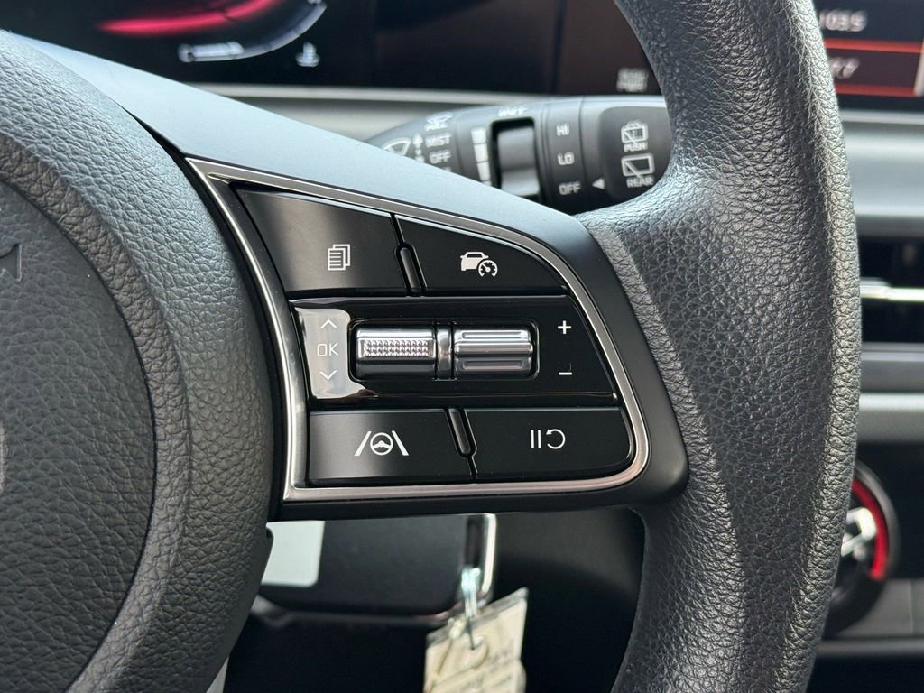 Used 2025 Kia Seltos LX image 18