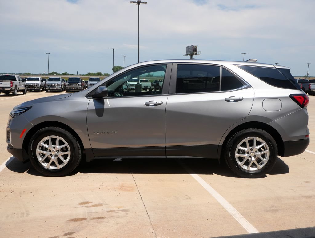 Used 2023 Chevrolet Equinox LT FWD image 3