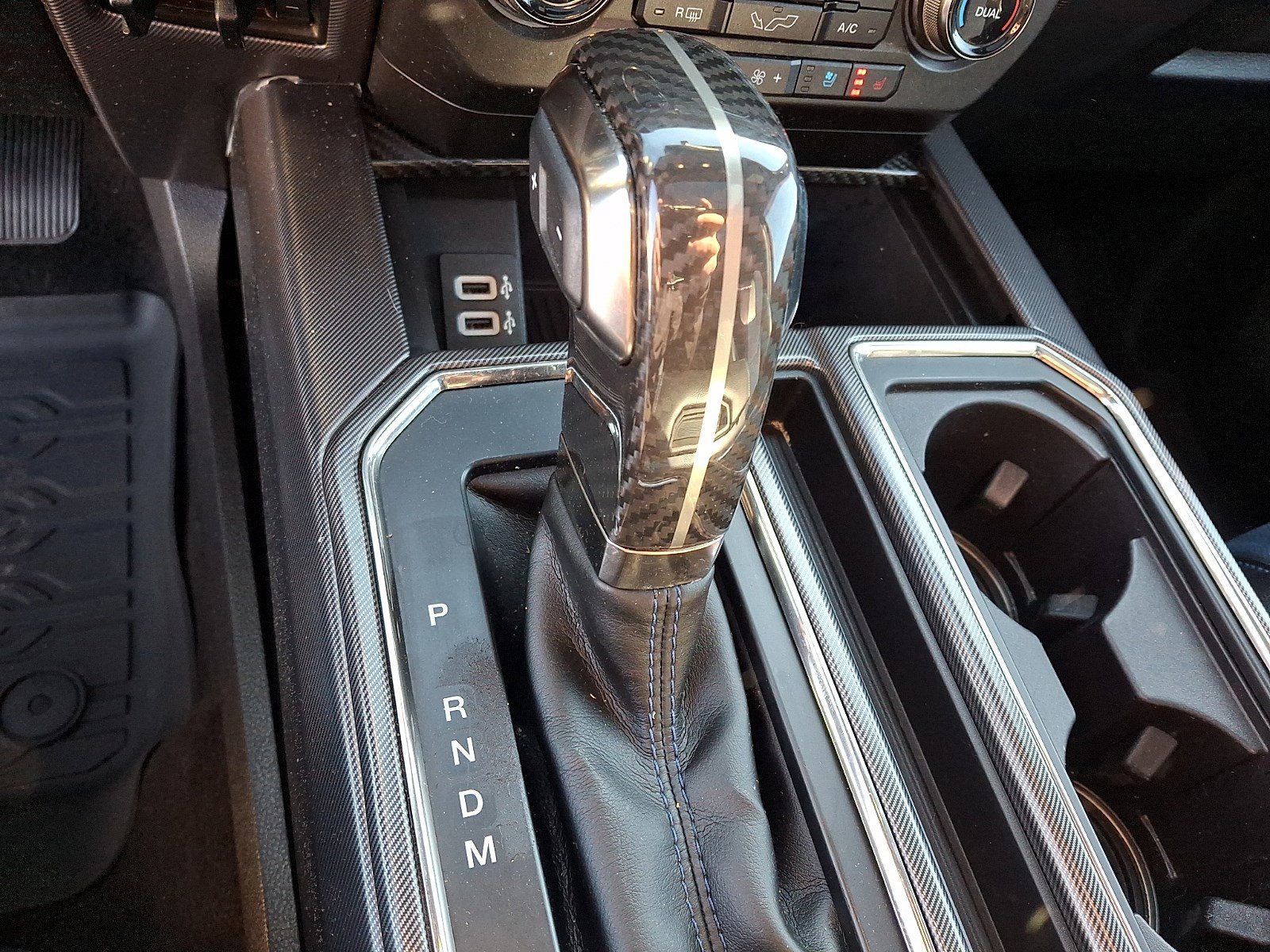 Certified 2019 Ford F150 Raptor w/ Equipment Group 802A Luxury image 14