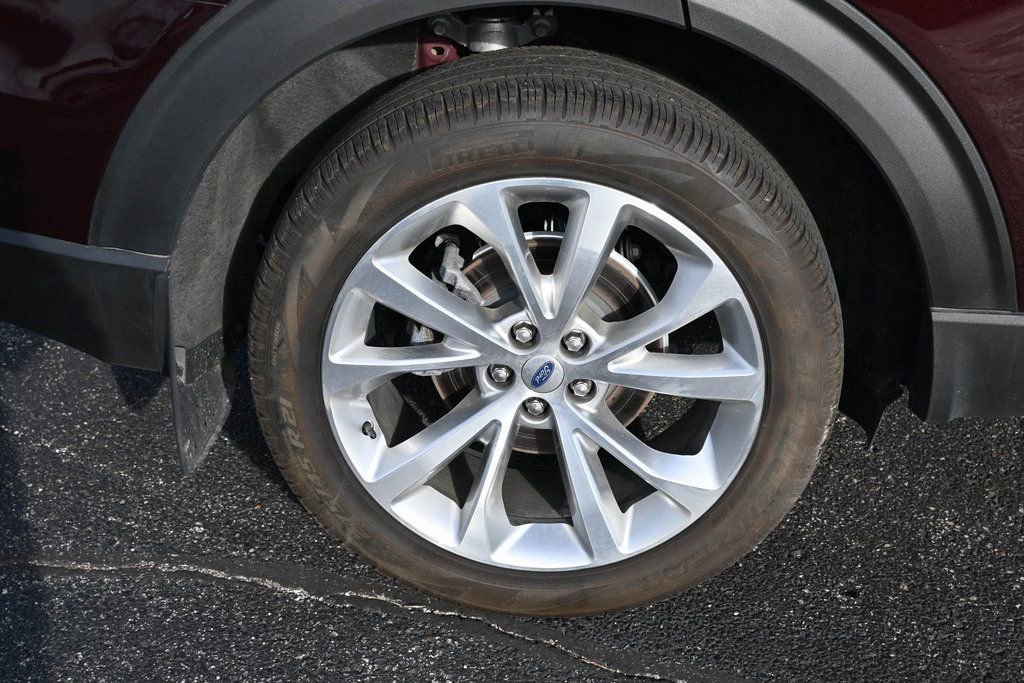 Certified 2022 Ford Explorer Platinum w/ Equipment Group 601A image 18