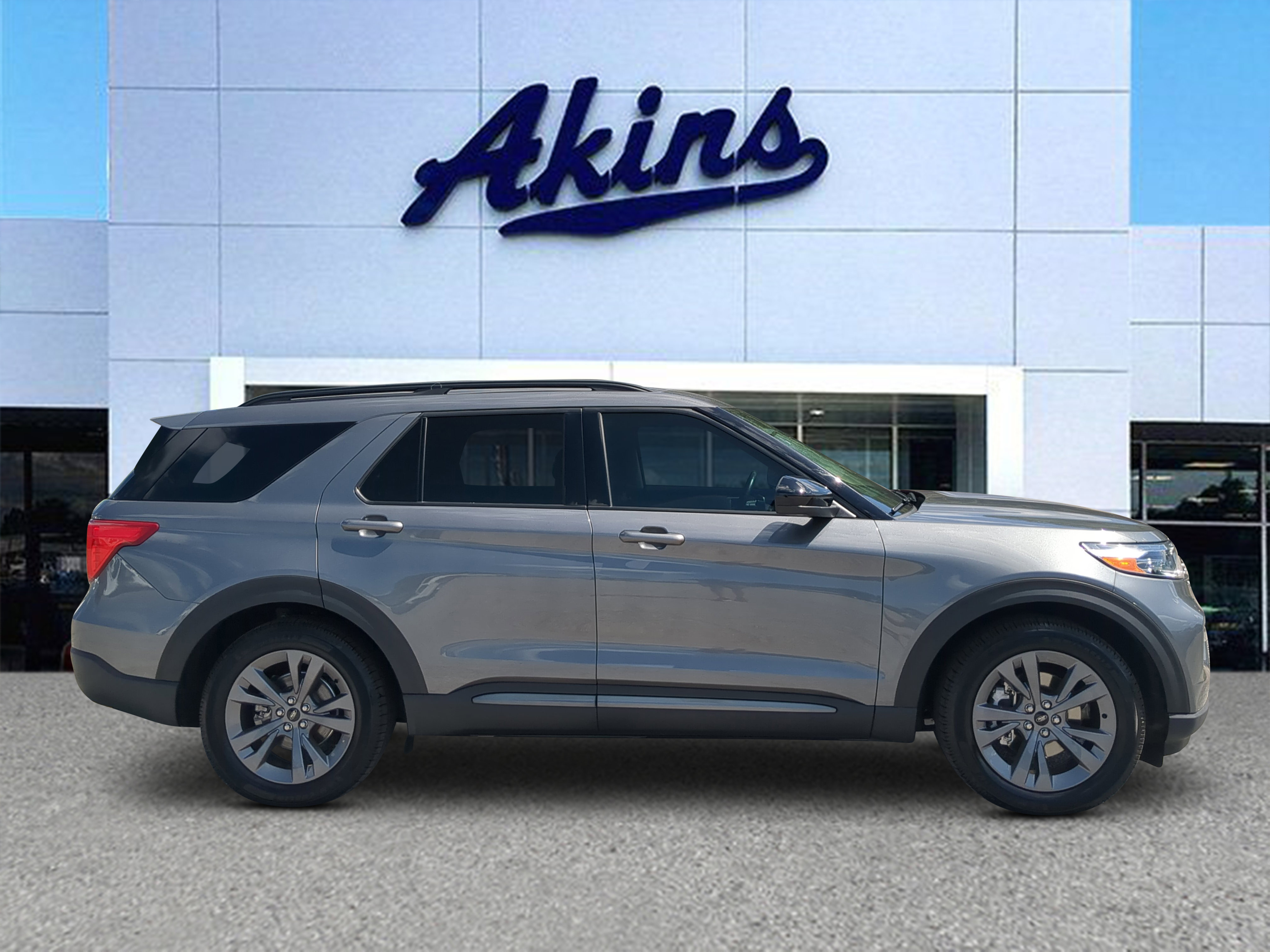 Certified 2022 Ford Explorer XLT w/ Equipment Group 202A