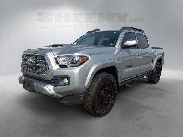 Used 2017 Toyota Tacoma TRD Sport w/ Tow Package (A/T) AWD/4WD image 14