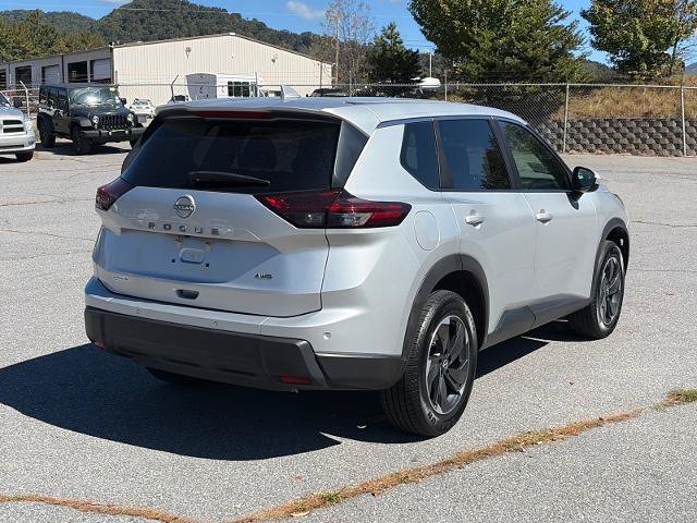 Used 2025 Nissan Rogue SV AWD/4WD image 3