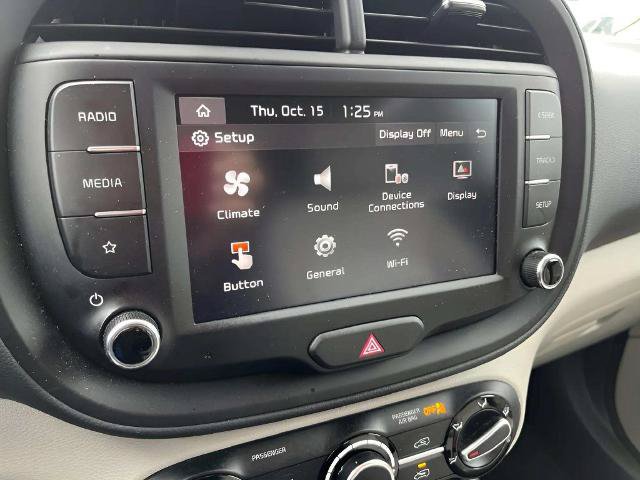 Used 2025 Kia Soul LX w/ LX Technology Package FWD image 23