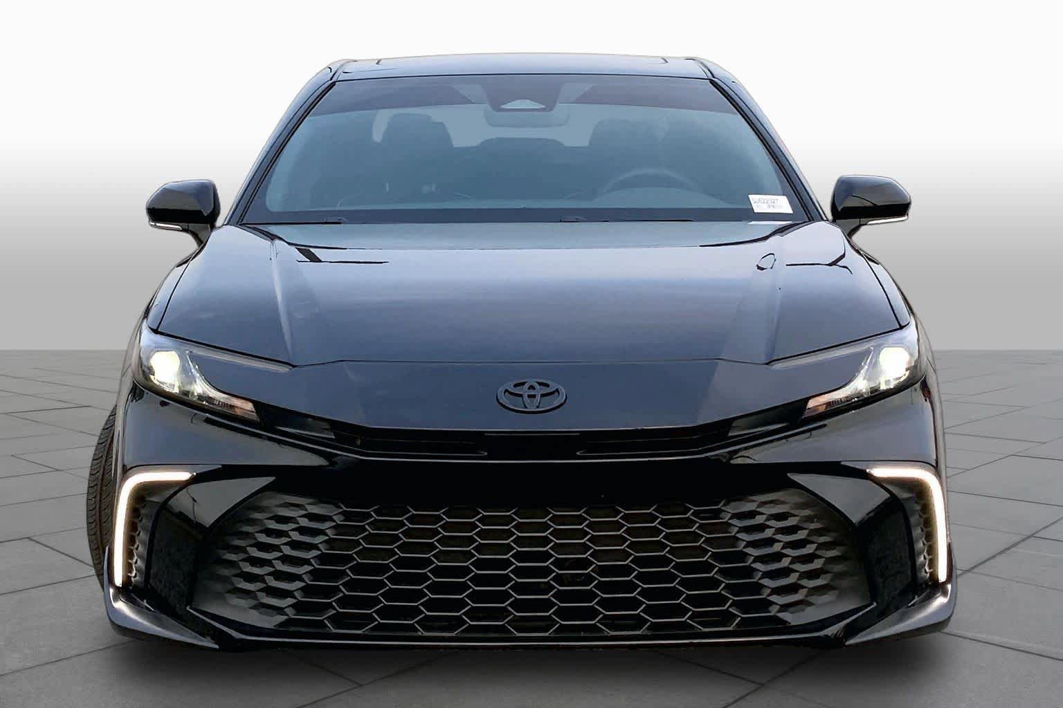 Used 2025 Toyota Camry SE w/ Multimedia Upgrade Package FWD image 4