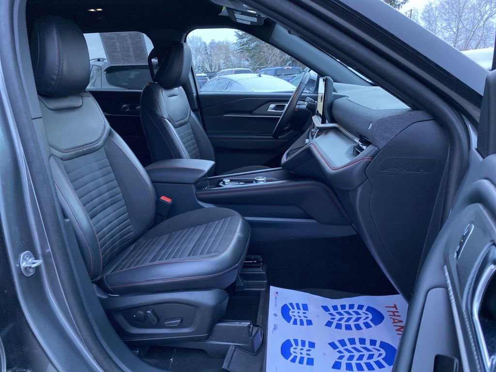 Certified 2025 Ford Explorer ST-Line image 42