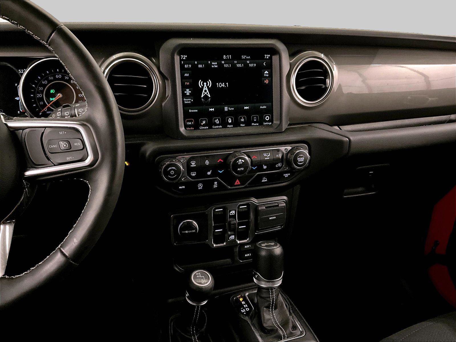 Used 2022 Jeep Wrangler Unlimited Sahara w/ LED Lighting Group AWD/4WD image 6