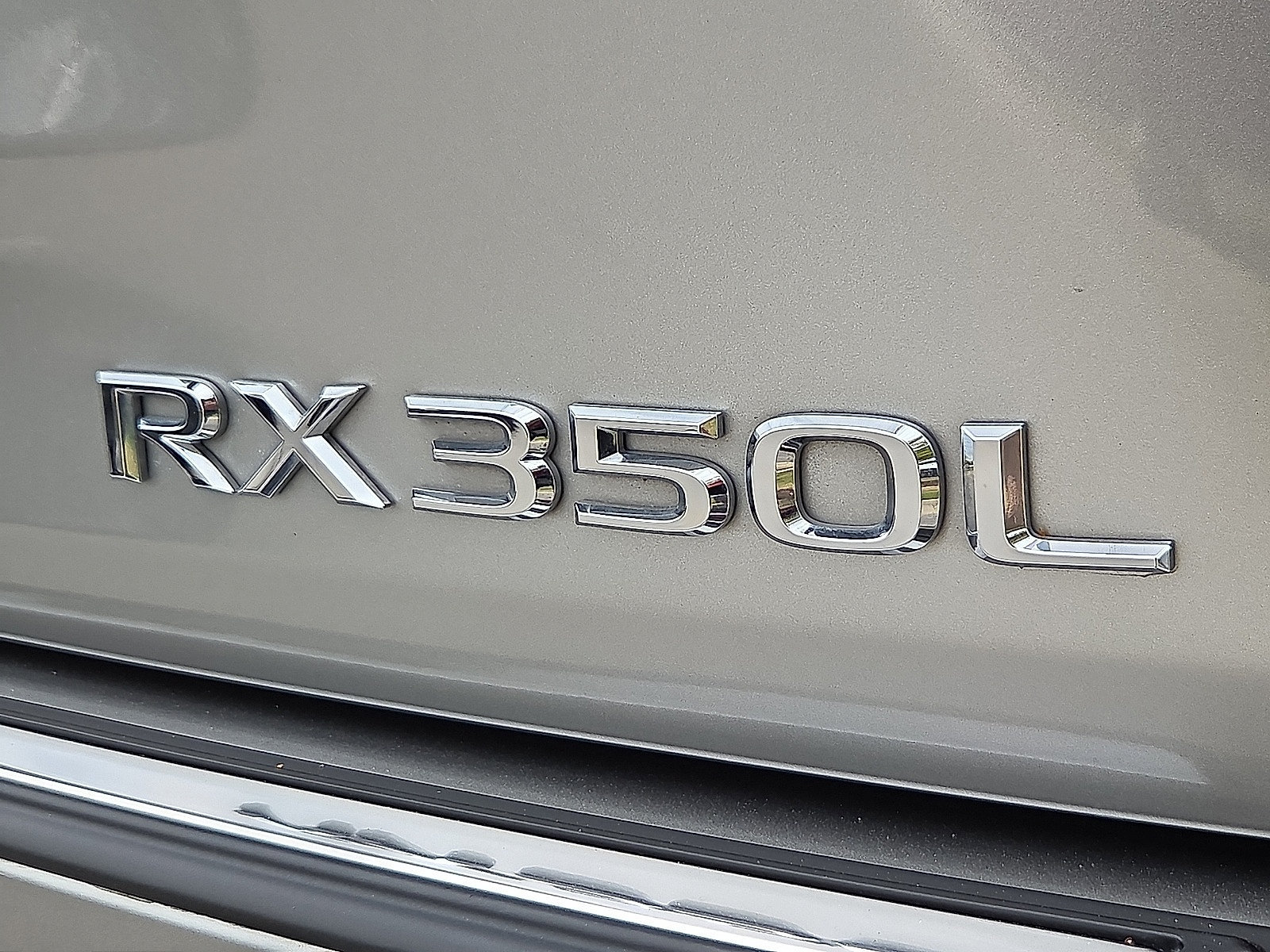 Used 2020 Lexus RX 350L Premium w/ Premium Package AWD/4WD image 9